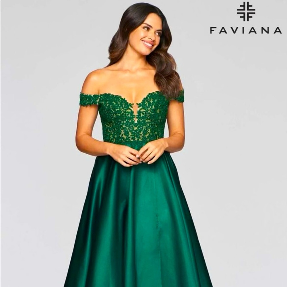 FAVIANA Style 10422- Emerald Green Off-Shoulder Dress (NEW W TAG +FREE SHIPPING)